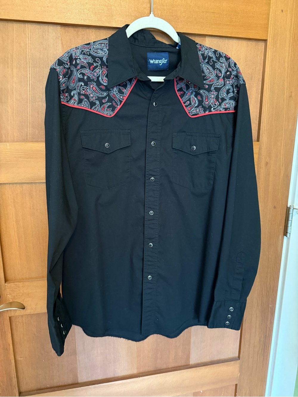 Wrangler Men’s Black Western Shirt with Paisley Yoke Large